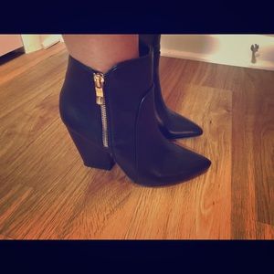 Black Heels. Perfect heel
